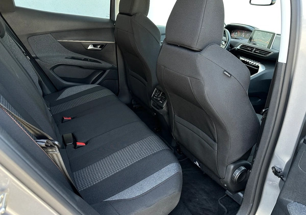 Peugeot 3008 cena 67777 przebieg: 175000, rok produkcji 2019 z Stary Sącz małe 742